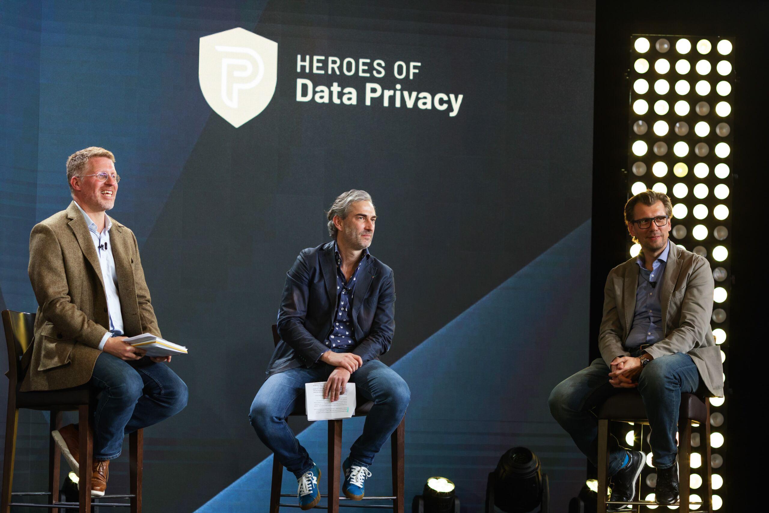 Tom Peruzzi auf der Bühne der Heroes of Data Privacy 2022